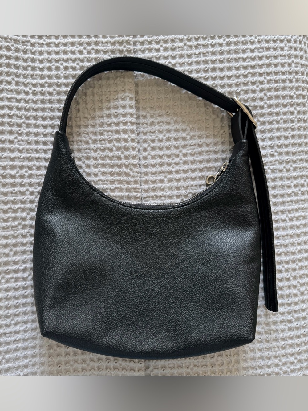 BAGGU MINI RECYCLED LEATHER SHOULDER BAG - Picture 3 of 10